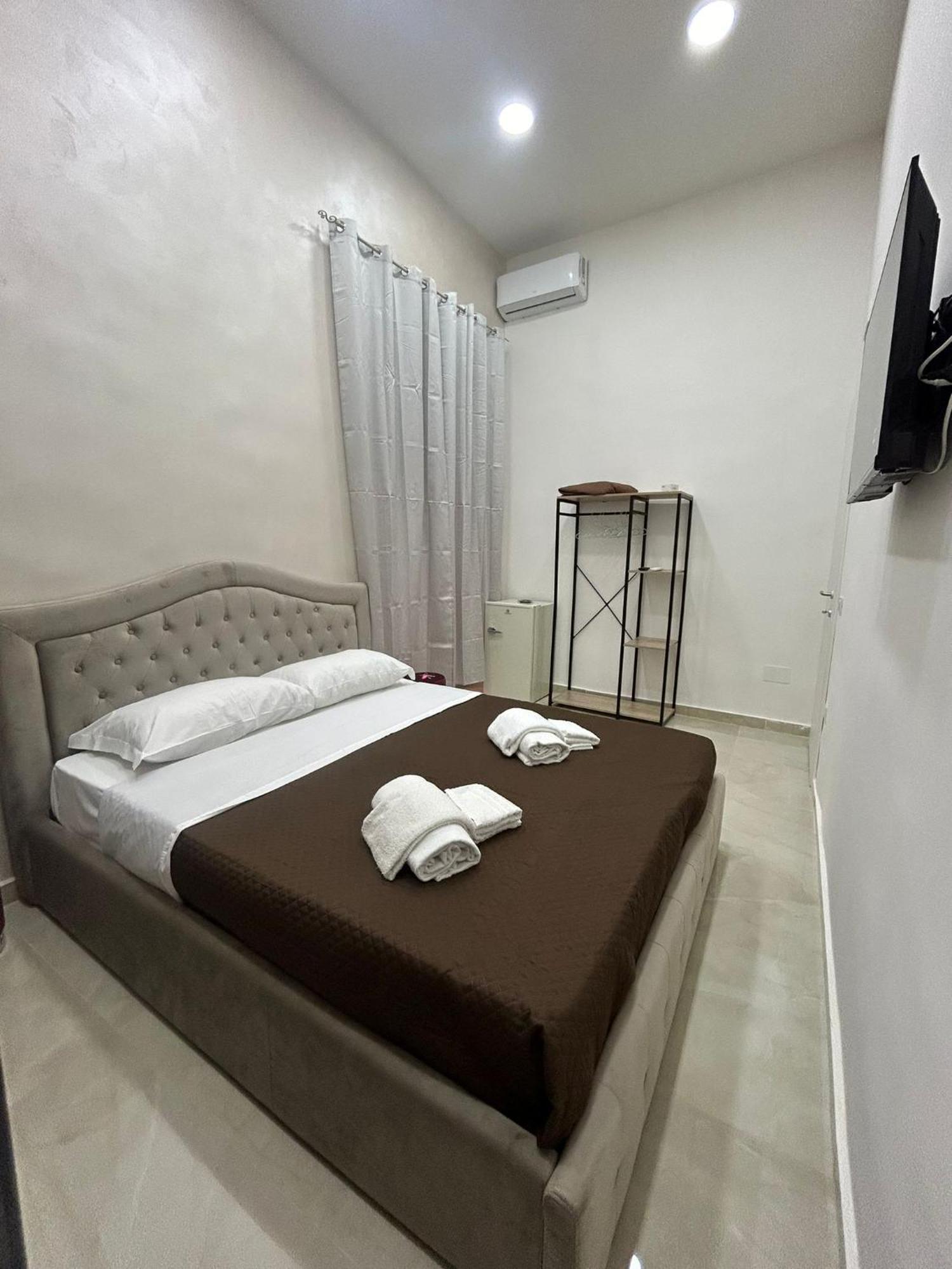 Luxury Rooms Carbonara 95 Napoli Eksteriør billede